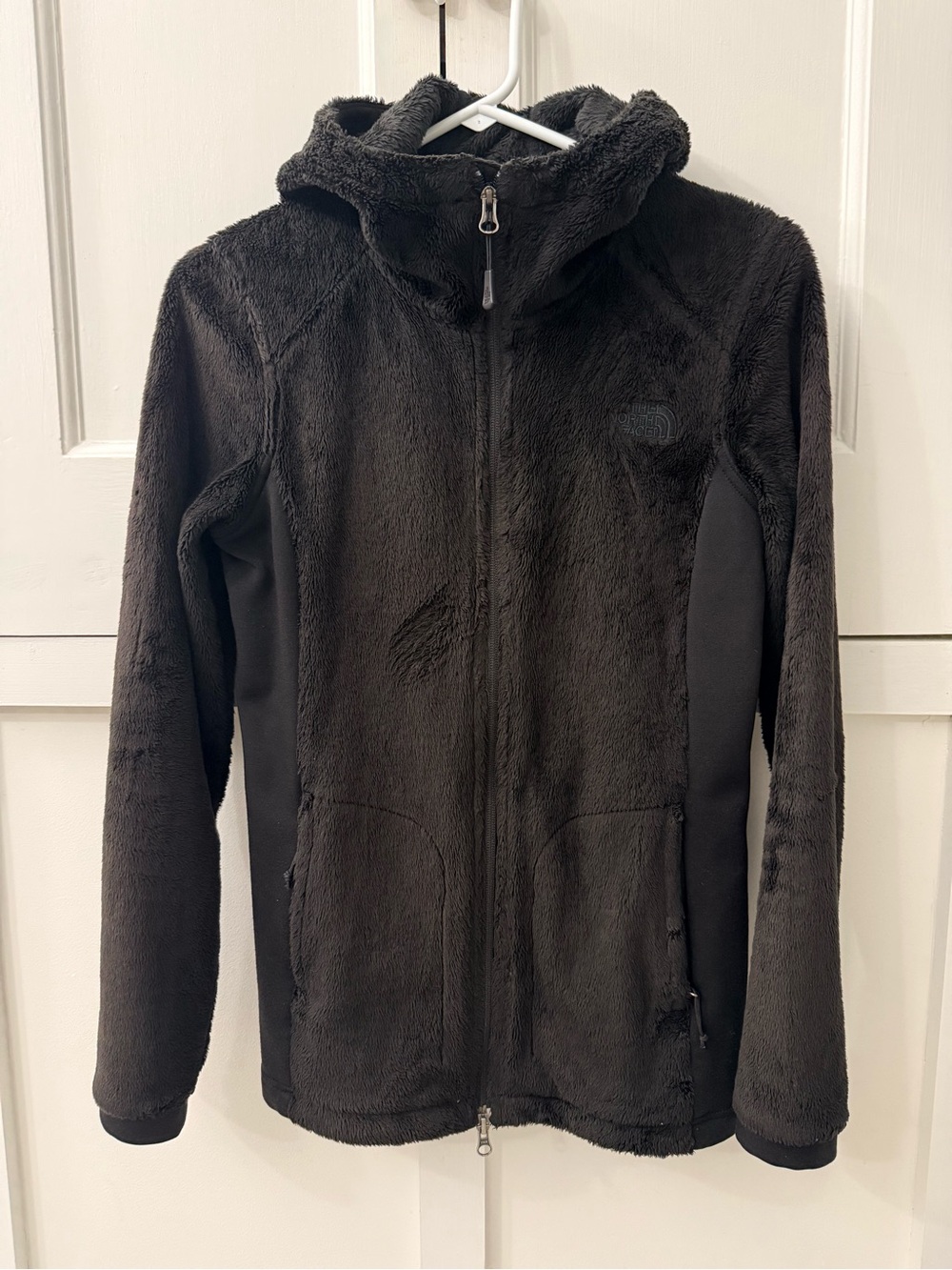 The North Face Women’s Black Fleece Hooded Osito Jacket - Small